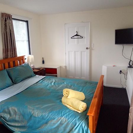 Water Lily Garden Bed & Breakfast Christchurch Bagian luar foto