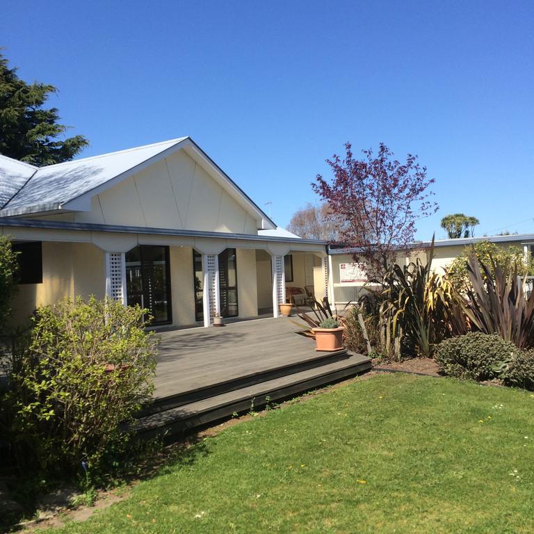 Water Lily Garden Bed & Breakfast Christchurch Bagian luar foto