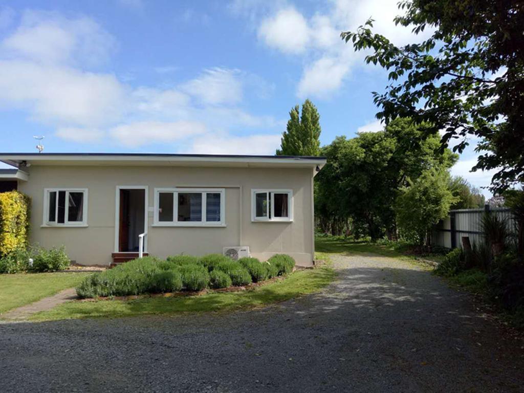 Water Lily Garden Bed & Breakfast Christchurch Bagian luar foto