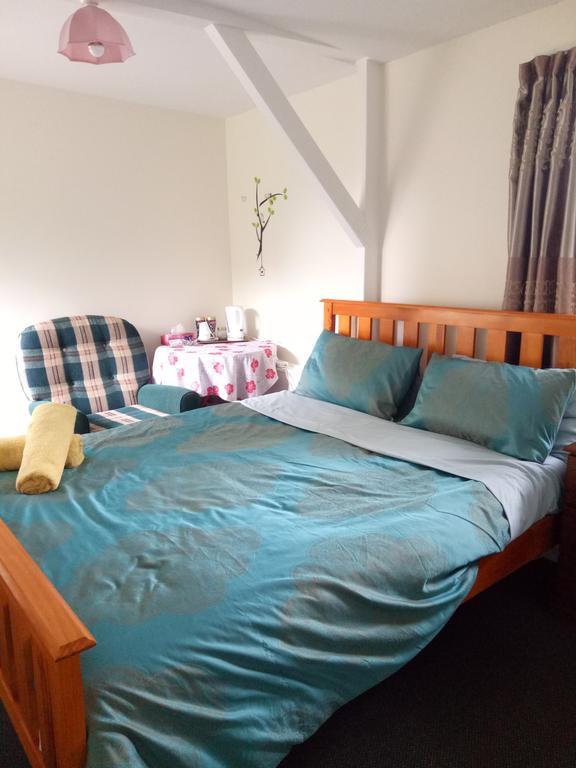 Water Lily Garden Bed & Breakfast Christchurch Bagian luar foto