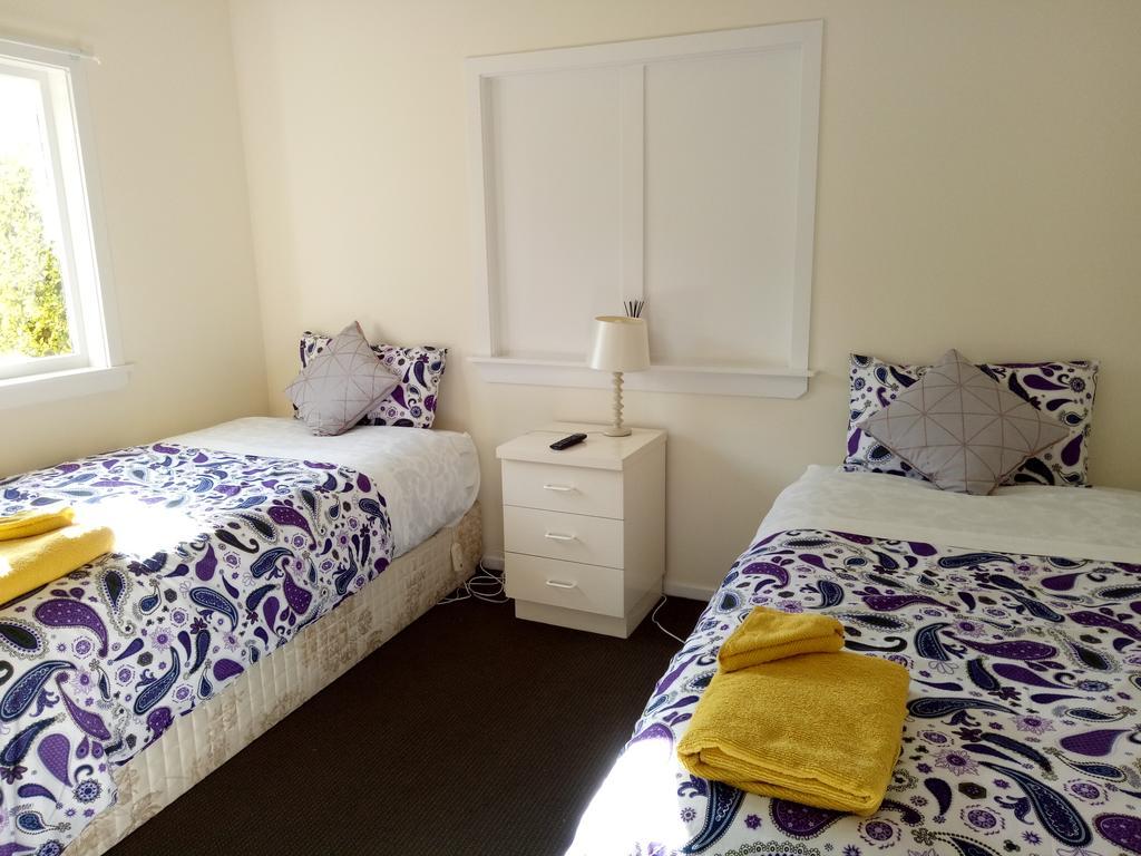 Water Lily Garden Bed & Breakfast Christchurch Bagian luar foto