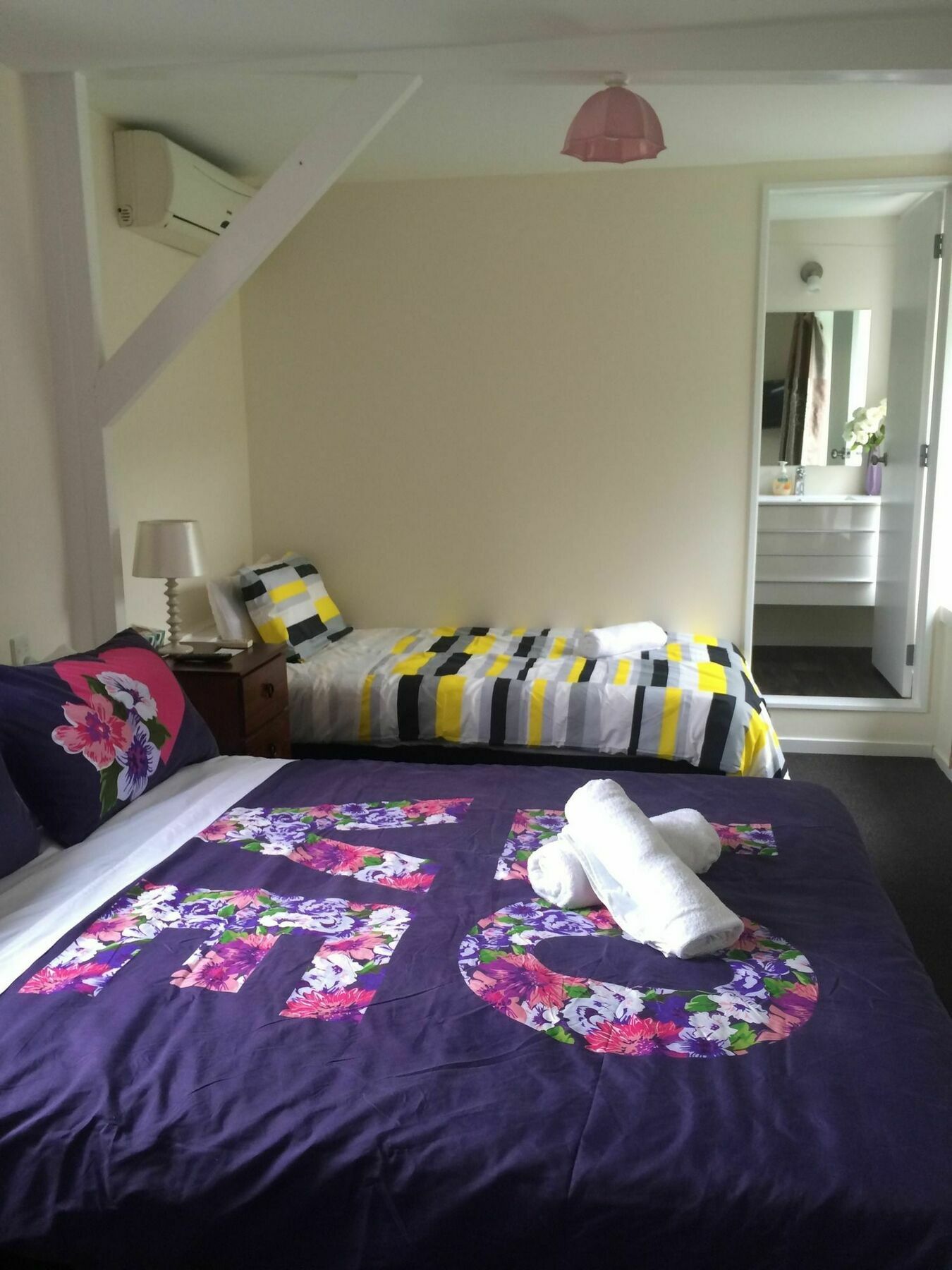 Water Lily Garden Bed & Breakfast Christchurch Bagian luar foto